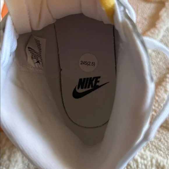 Nike Wmns Blazer Mid '77 'Inifinite Watermelon' - Picture 8 of 9